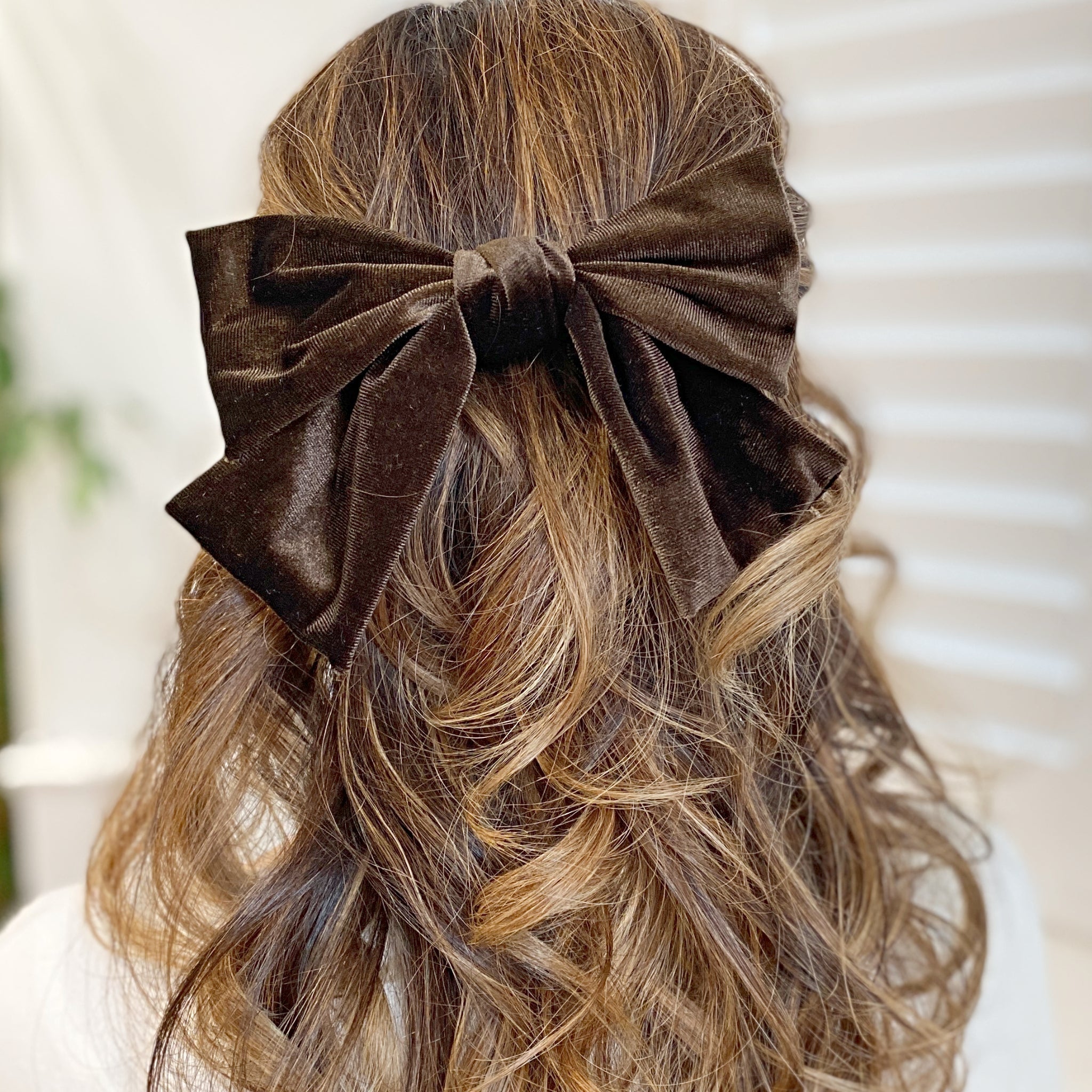 QueenMee Brown Hair Bow Velvet Bow Hair Clip