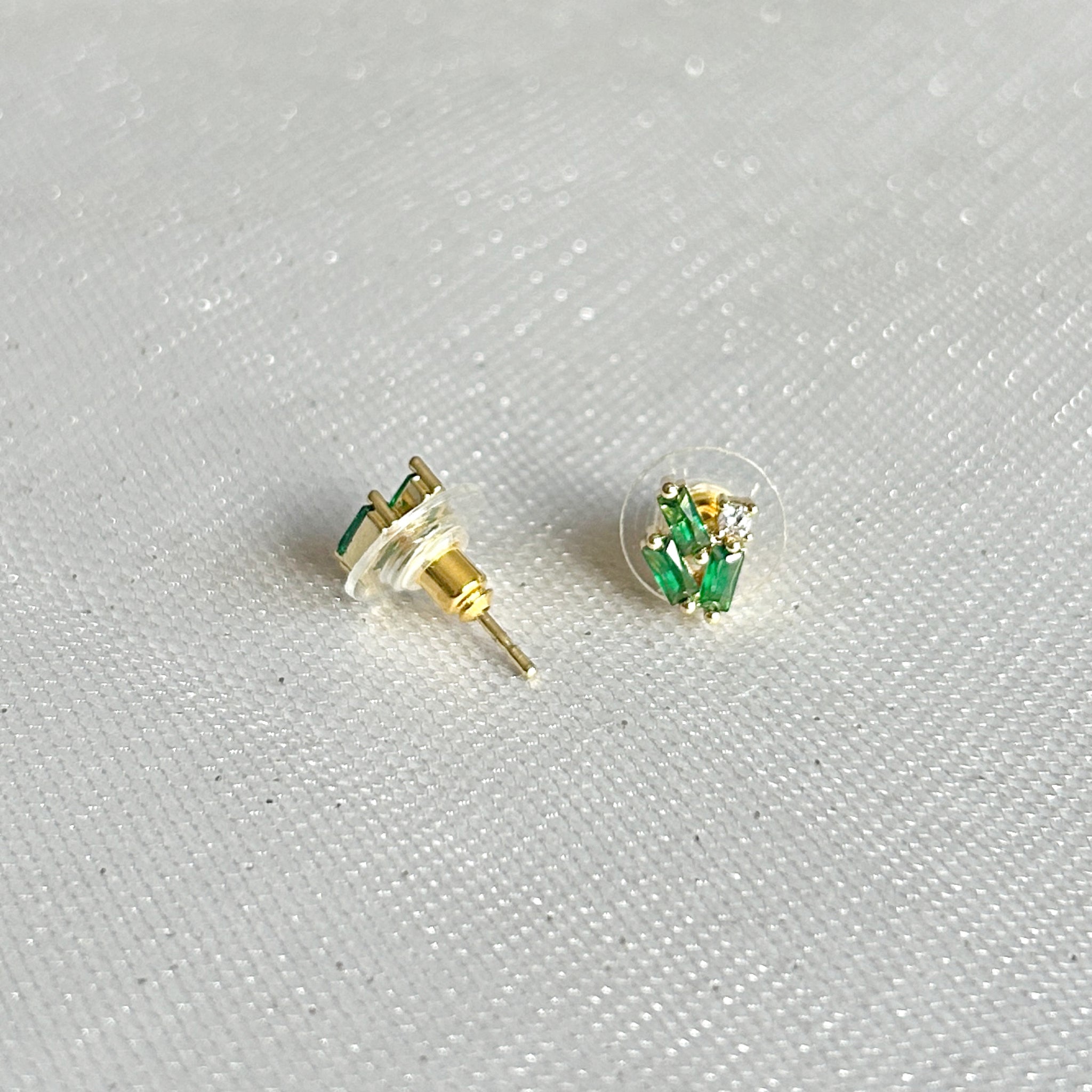 QueenMee Green Stud Earrings Gold Earrings with Crystal