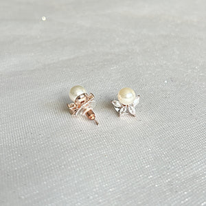 QueenMee Pearl Stud Earrings with Crystal Vintage Inspired Earrings