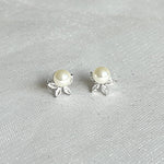 Load image into Gallery viewer, QueenMee Pearl Stud Earrings with Crystal Vintage Inspired Earrings
