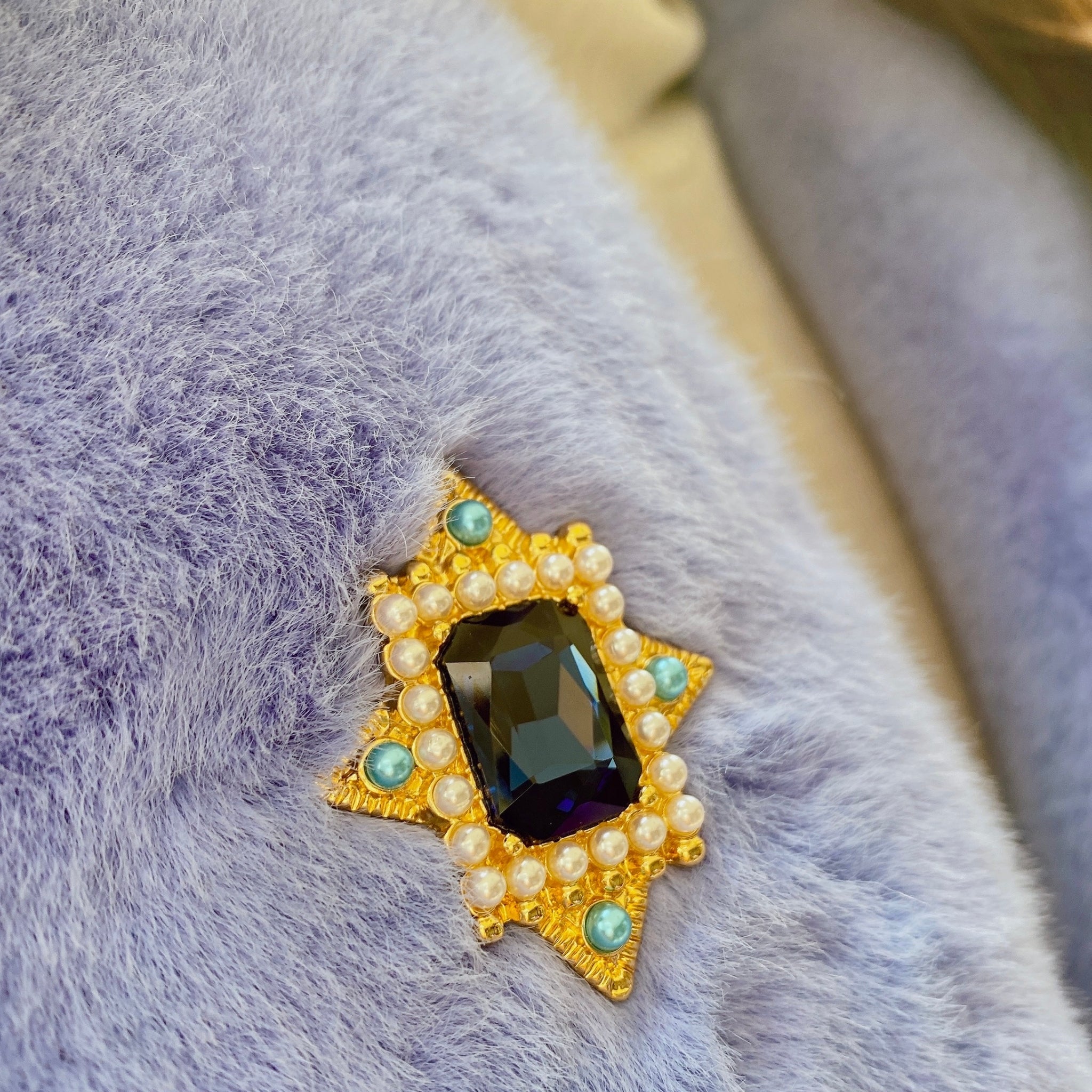 QueenMee Blue Vintage Brooch