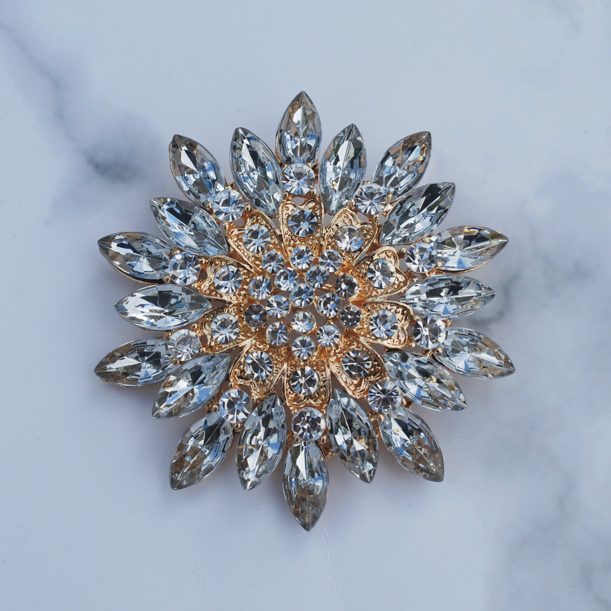 QueenMee Vintage Brooch Large with Crystal